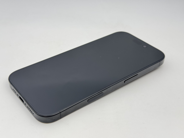 iPhone 16 Pro black titanium